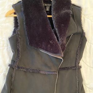 White House black market fur lined vest in black xs